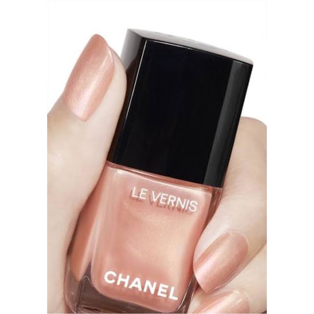 Chanel Le Vernis Longwear Nail Colour - Perle de Corail 695 RARE